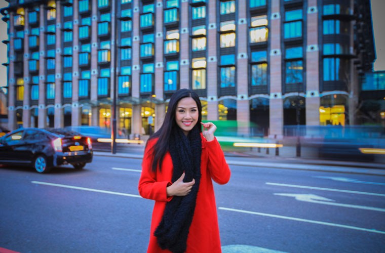 Top 25 Miss World Nguyen Thi Loan xinh dep tren phi London hinh anh 2